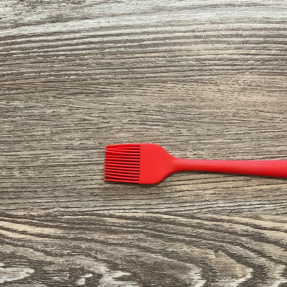 Thyme & Table 9 Piece Bread Kit, Dough Scraper and Basting Brush NWT